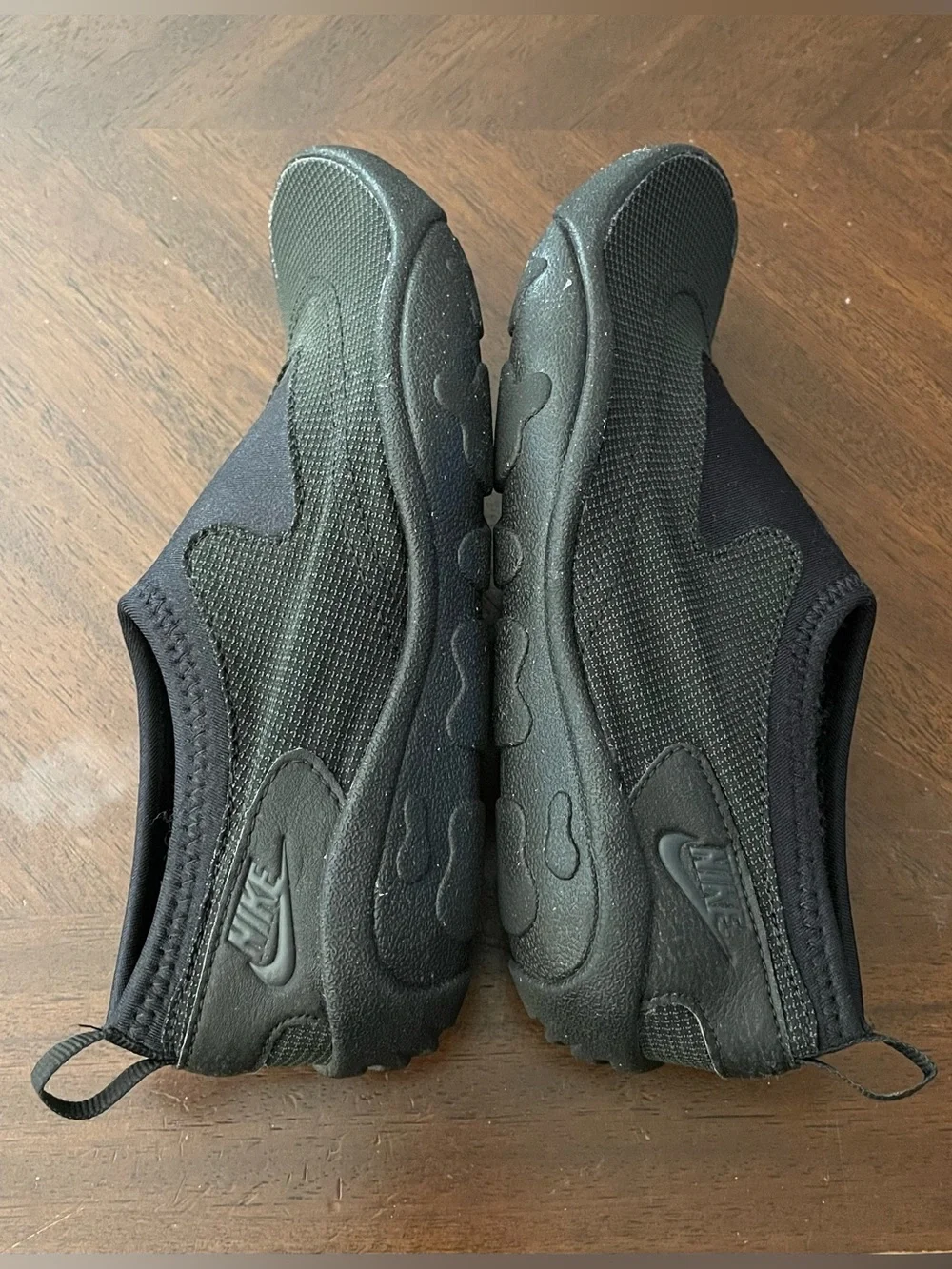 NIKE WATER SHOES SZ 6